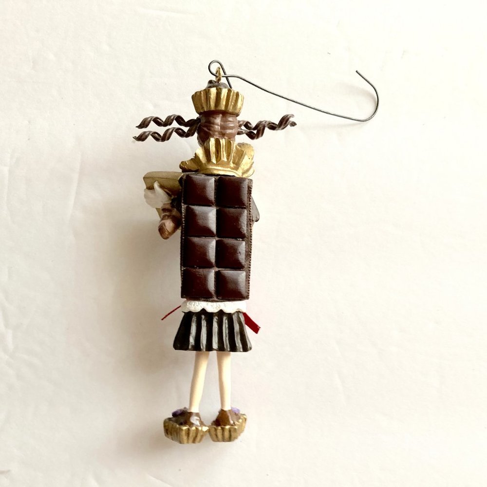 Hallmark 2005 Queen of Chocolate Ornament - Picture 5 of 8